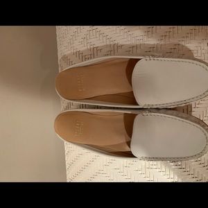 Stuart Weitzman Off white loafer/mule. Size 6